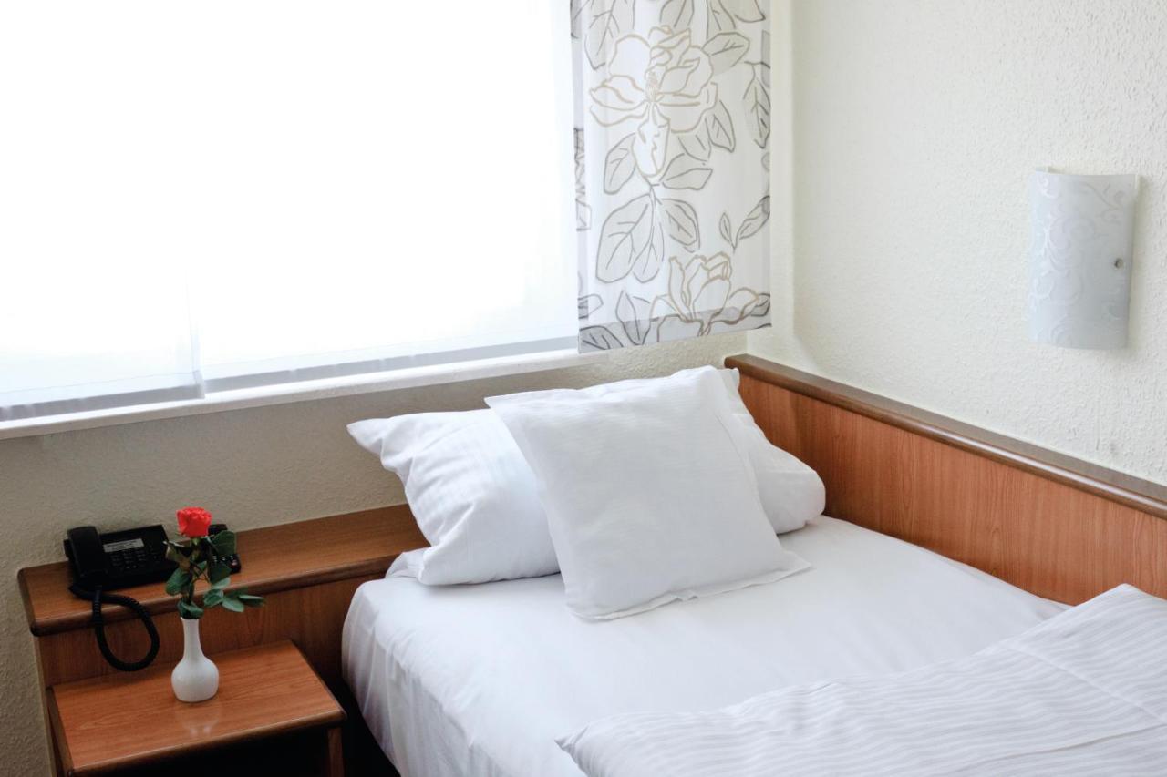 Hotel Elysee Зелингенщад Екстериор снимка