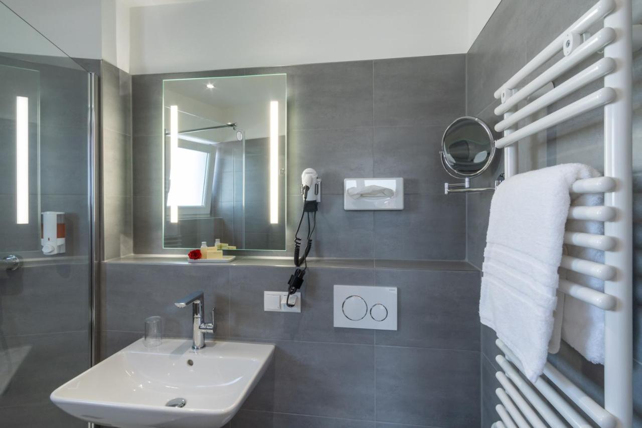 Hotel Elysee Зелингенщад Екстериор снимка